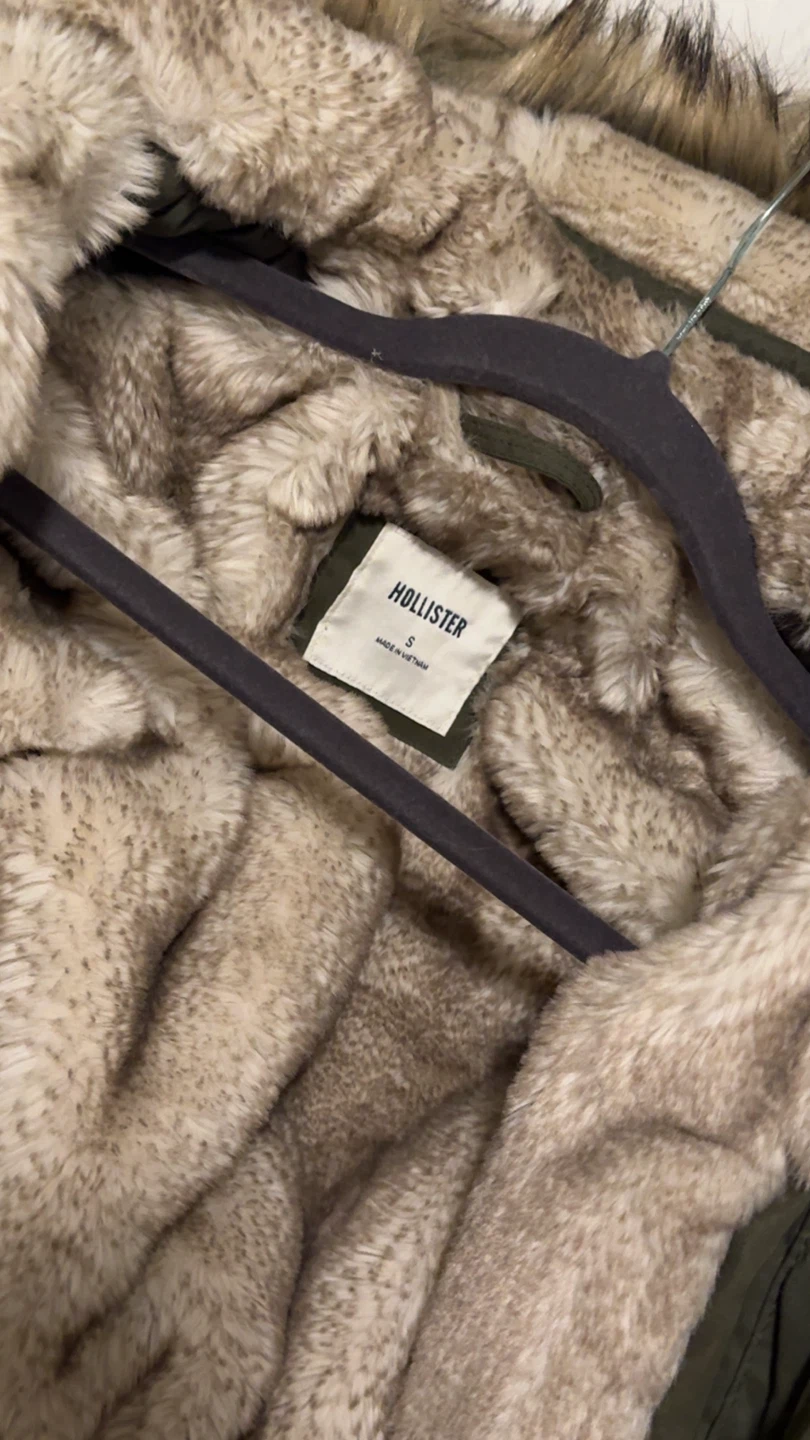 Hollister Faux Fur Lined Parka Olive - photo 3