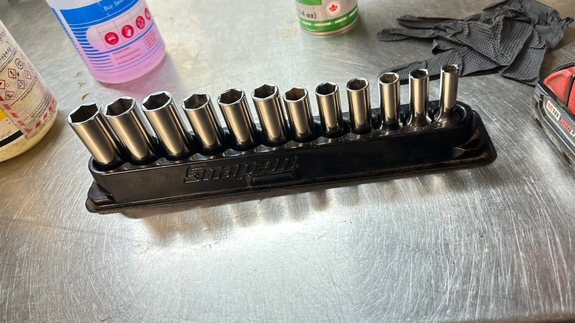Snap-on 3/8 chrome socket set 8-19mm