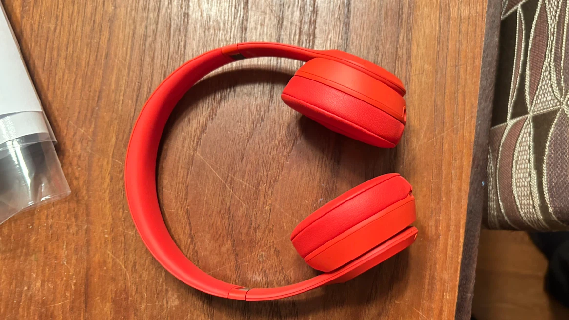 Beats Solo3 Wireless Headphones - Red