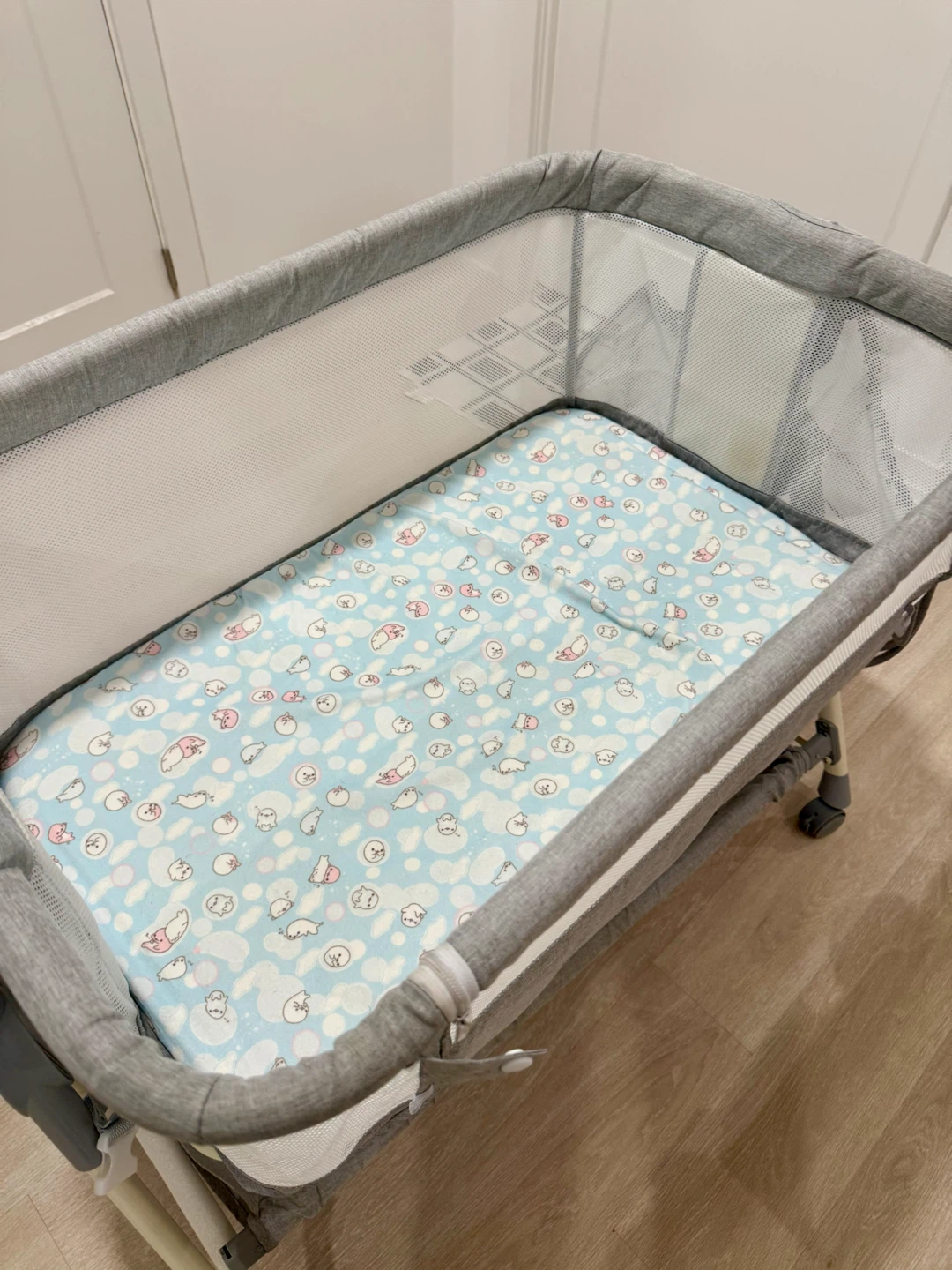Baby Bedside Bassinet in Grey - photo 3