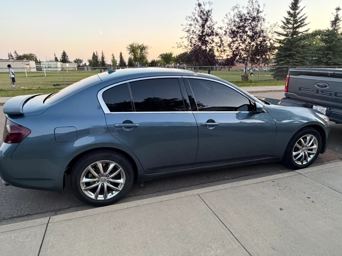 Infiniti G37x Sedan - photo 2