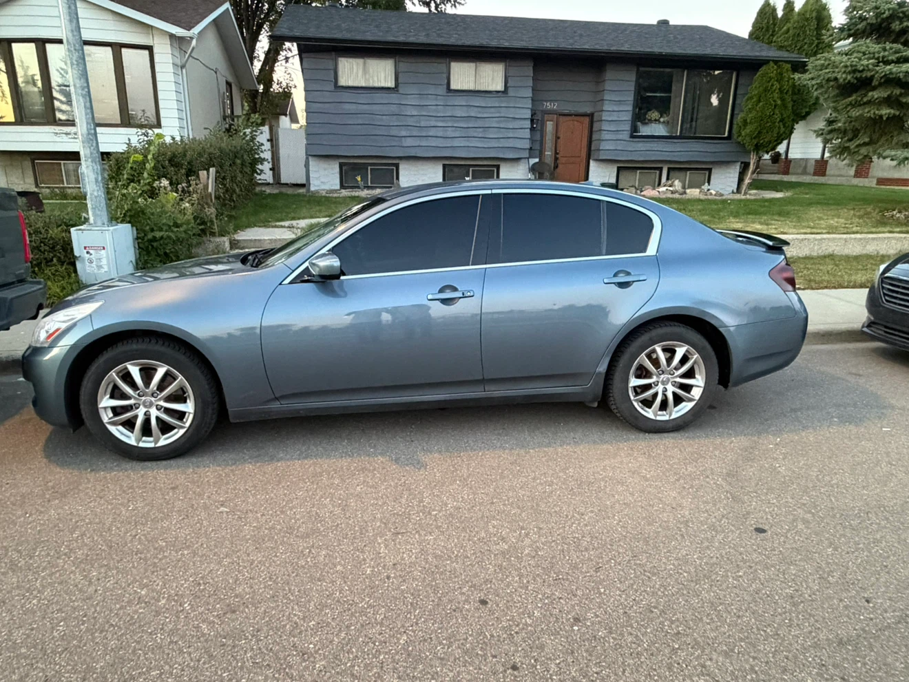 Infiniti G37x Sedan - photo 3