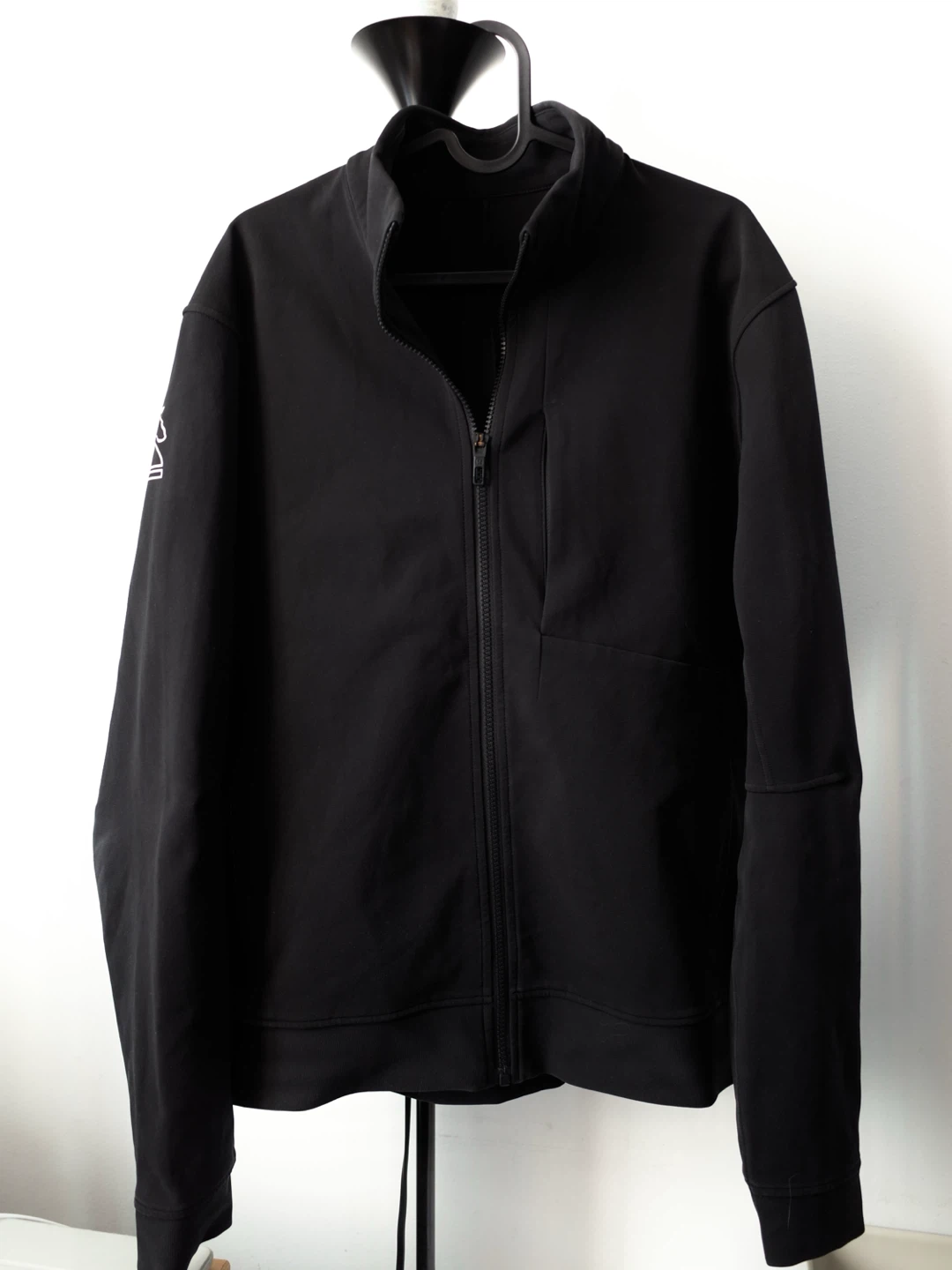 Lululemon Sojourn Jacket Black (L) 158$
