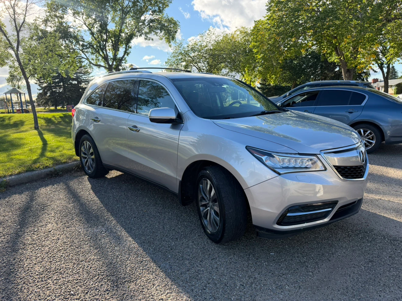 Acura MDX SUV - photo 4