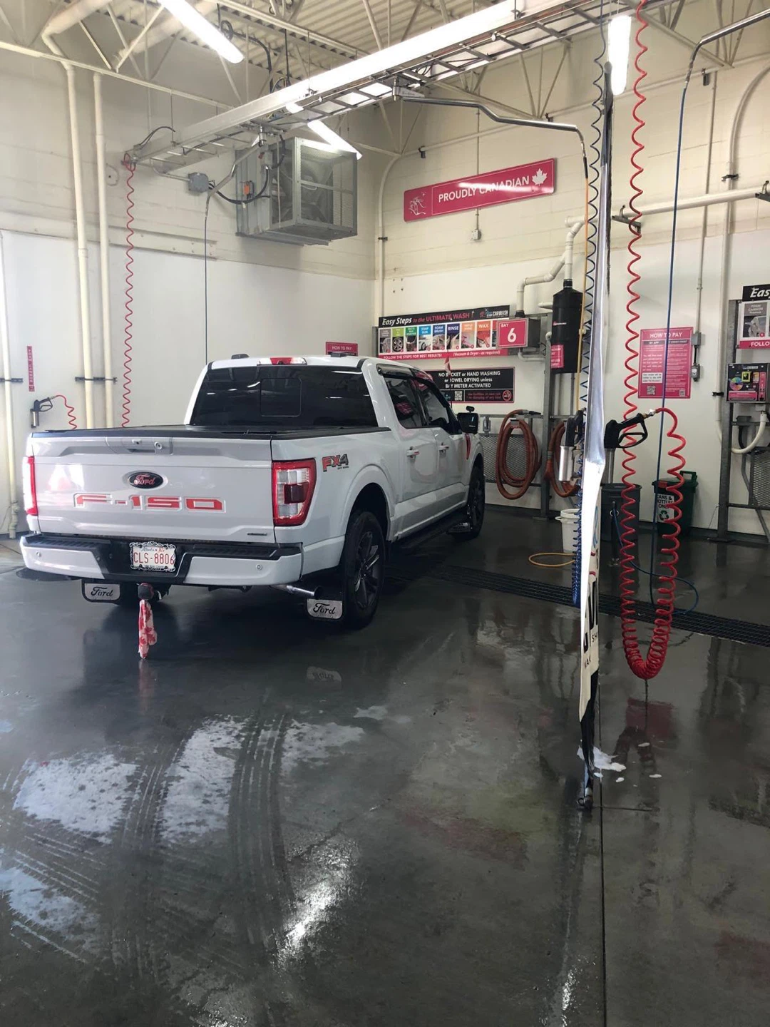 White Ford F-150 FX4 Truck - photo 3
