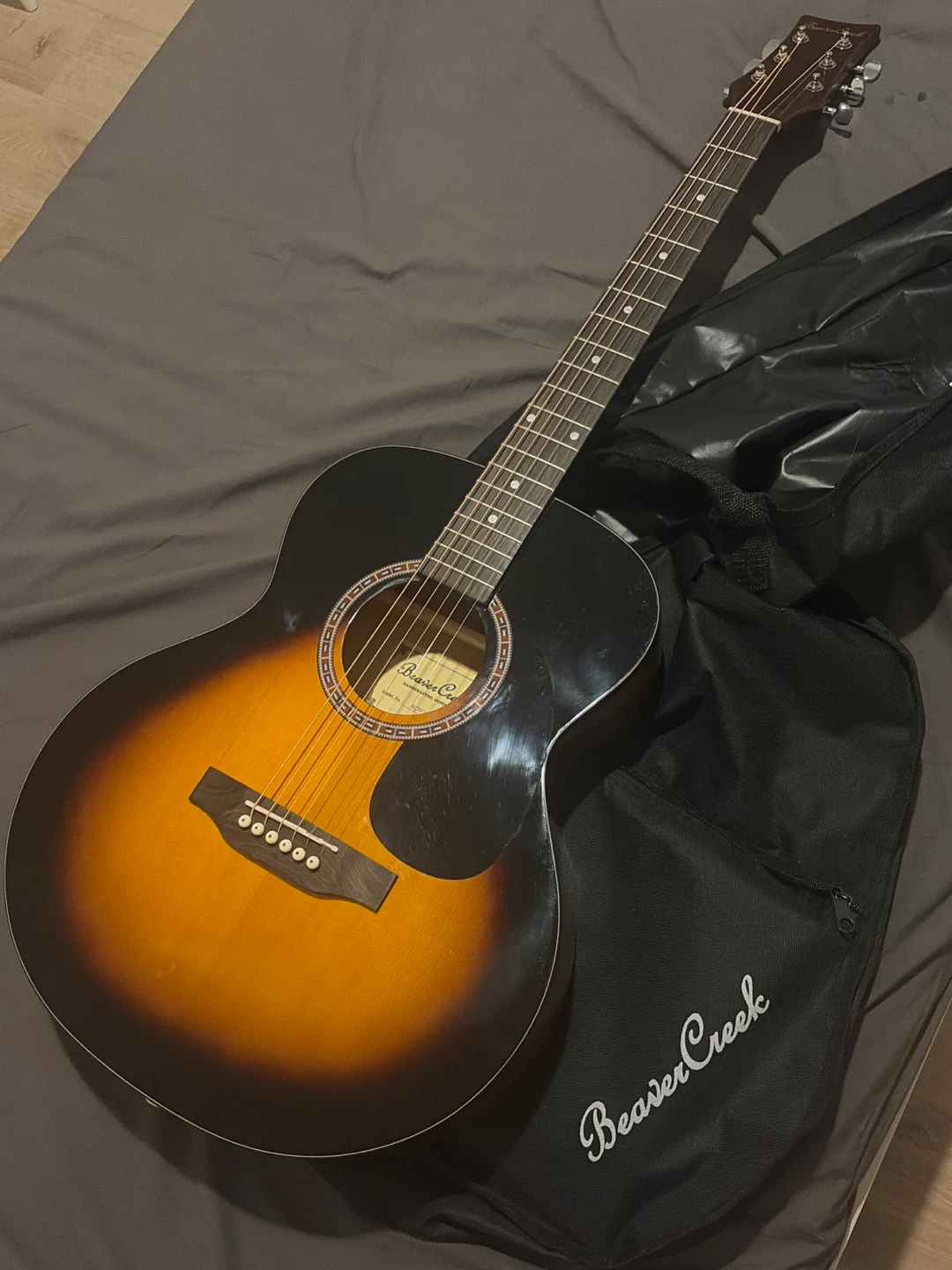 Beaver Creek BCT-101VSB Acoustic Guitar