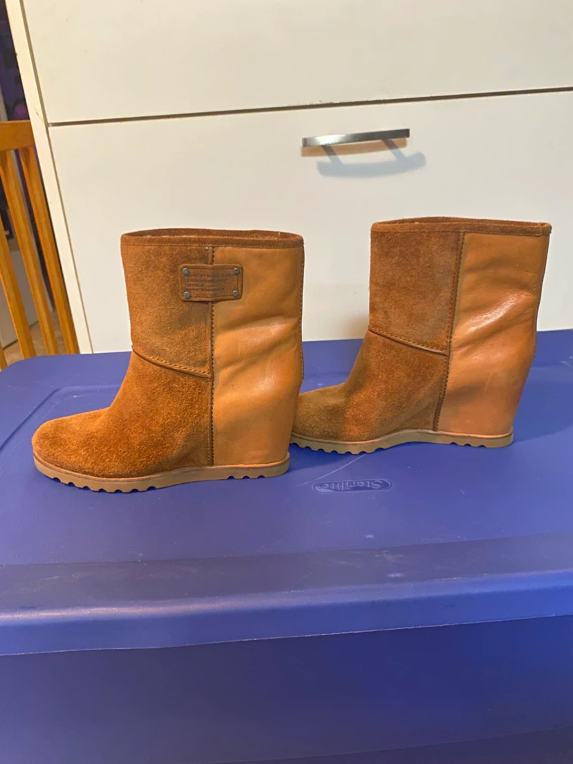MARC BY MARC JACOBS WOMEN’S BOOTS SIZE 38 NEW