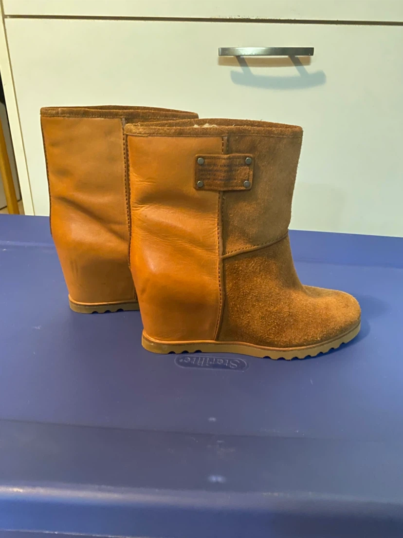MARC BY MARC JACOBS WOMEN’S BOOTS SIZE 38 NEW - photo 2