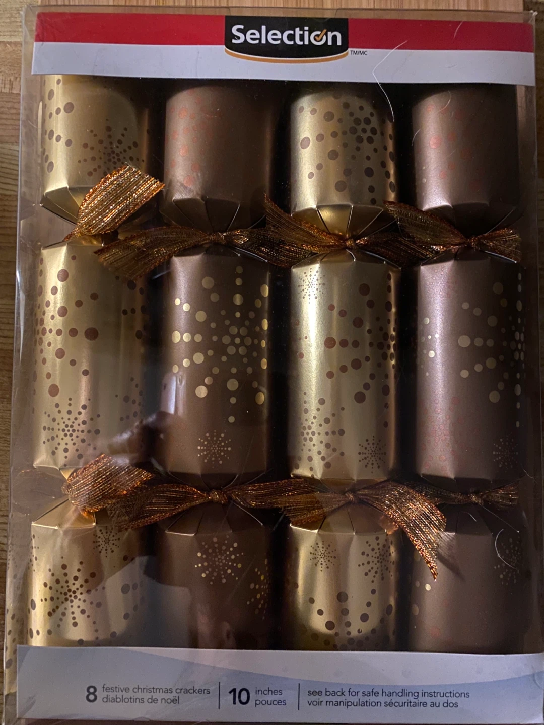 Selection 8 Festive Christmas Crackers