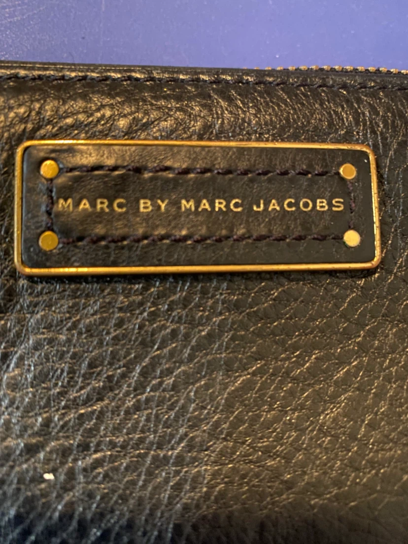 Marc by Marc Jacobs Black Leather Zip Wallet - photo 5