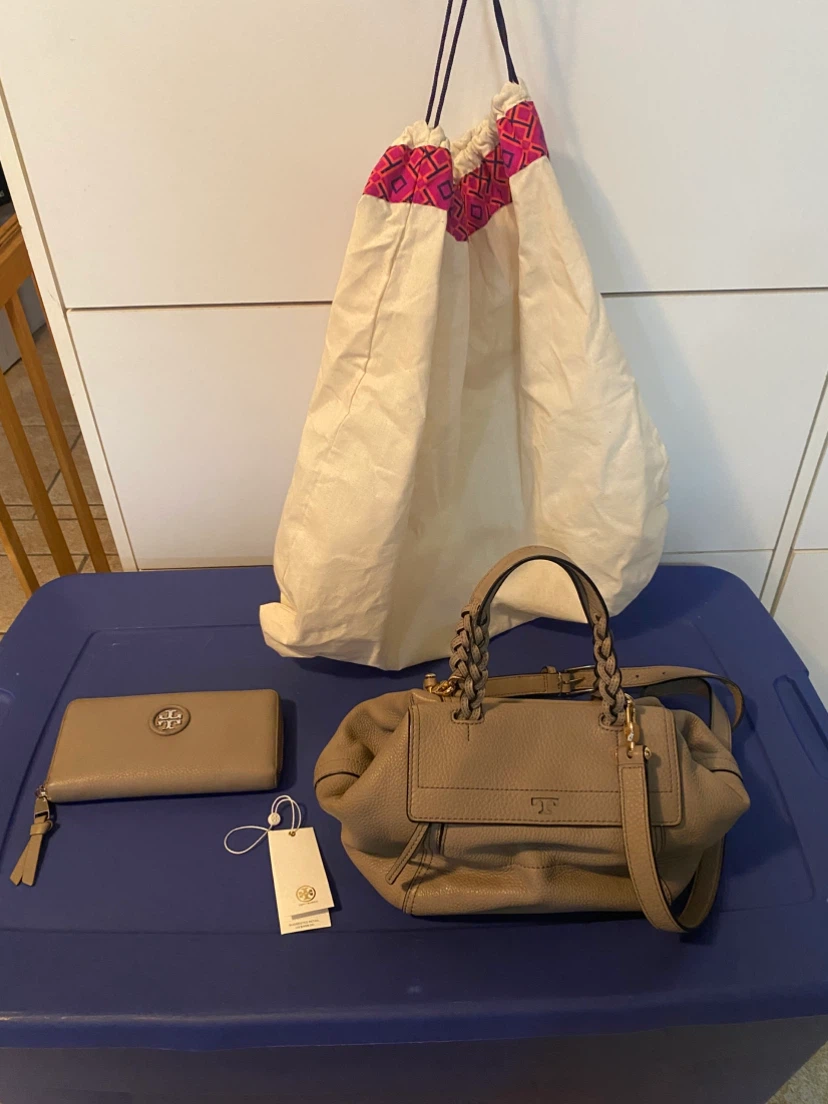 Tory Burch Leather Handbag / Crossbody + Dust Bag & Wallet