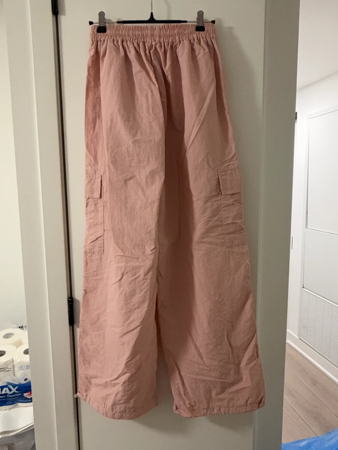 Pink wide-leg cargo pants - photo 2