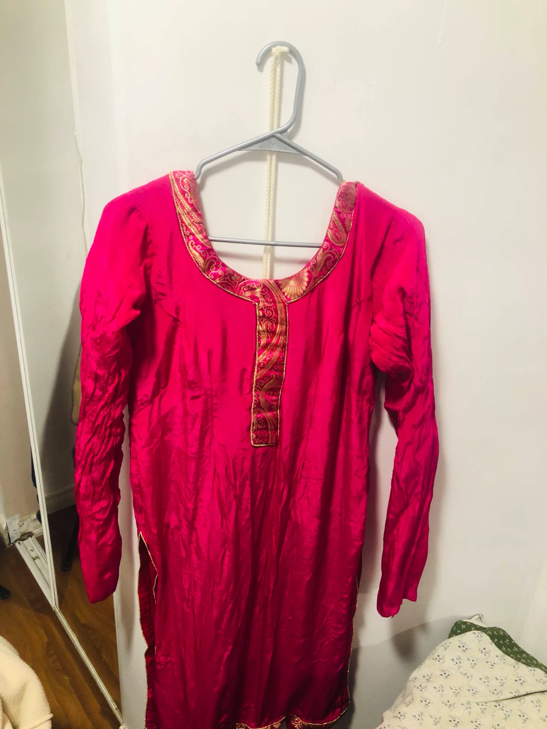 36 Pink Kurti with Gold Embroidery - photo 2