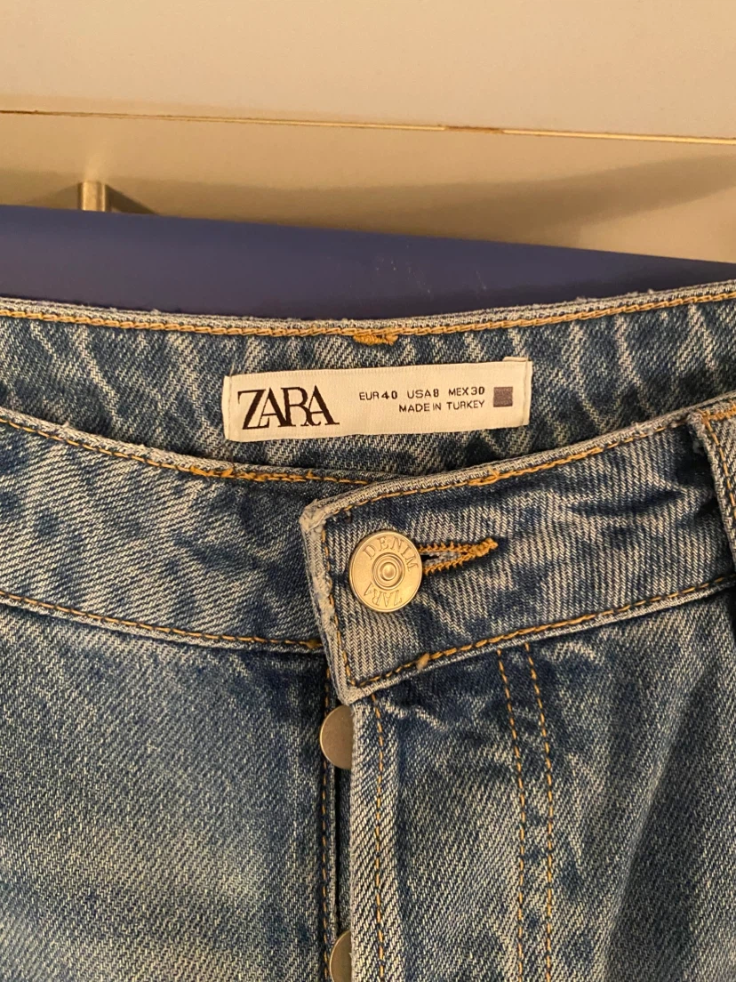 ZARA JEANS SET OF 2 WOMEN’S - SIZE 6 & 8 - photo 3