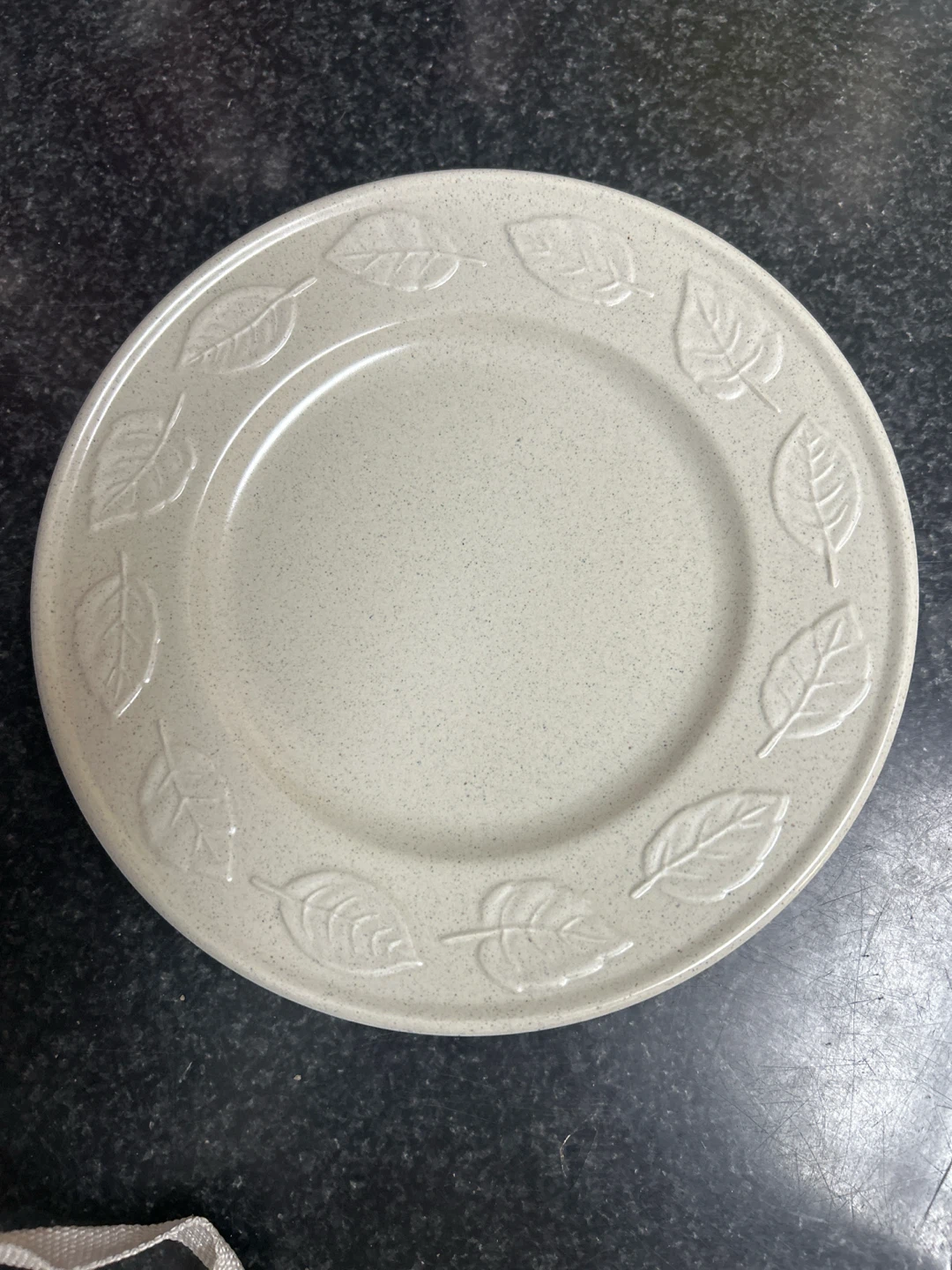 Set of 7  plastic luncheon Leaf Pattern Plates