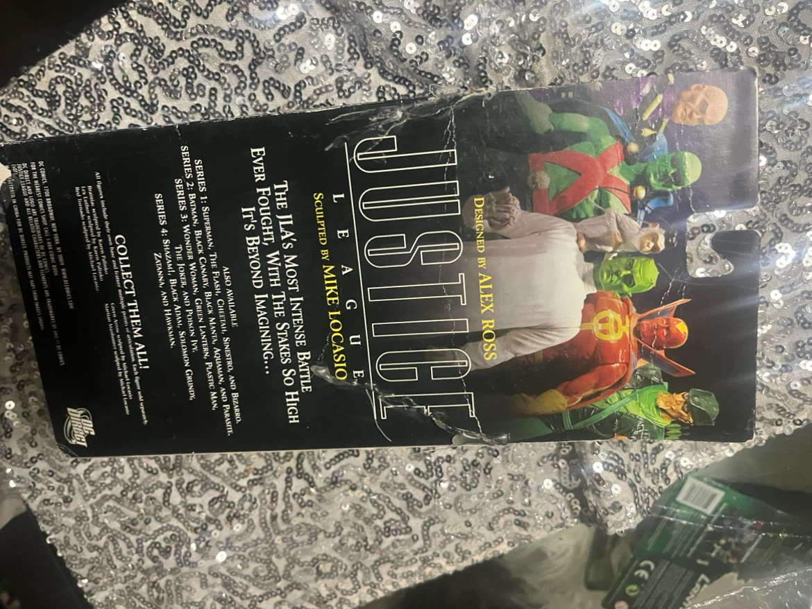 DC Direct Justice Series 5 Martian Manhunter Figure - photo 3