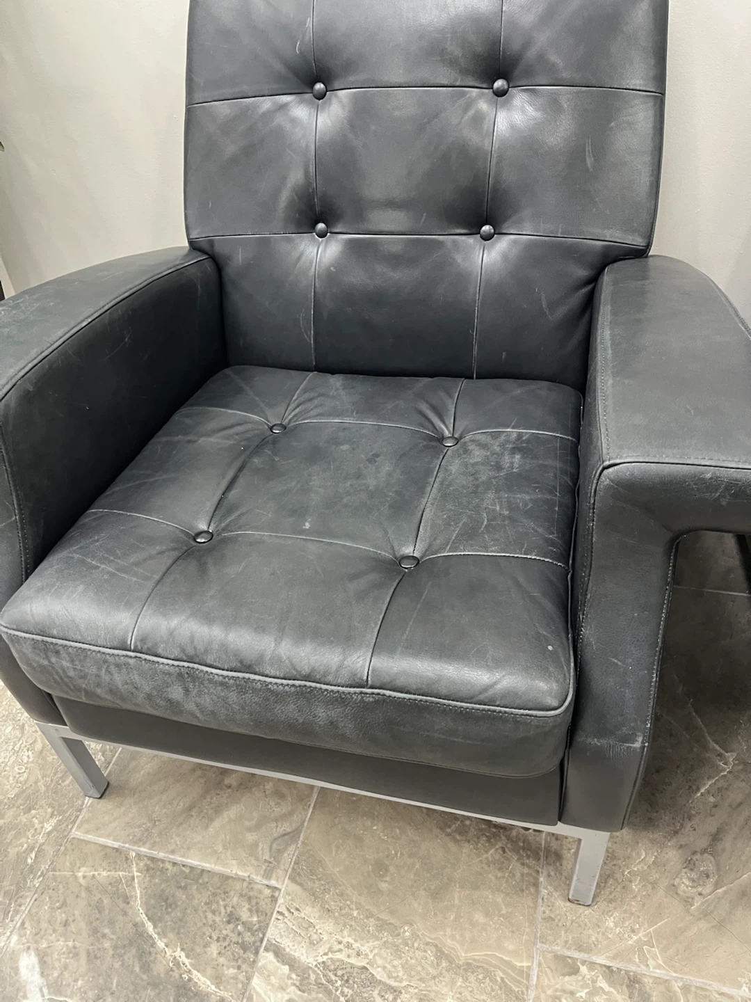 Black Leather Sofa and Two Matching Armchairs - photo 4