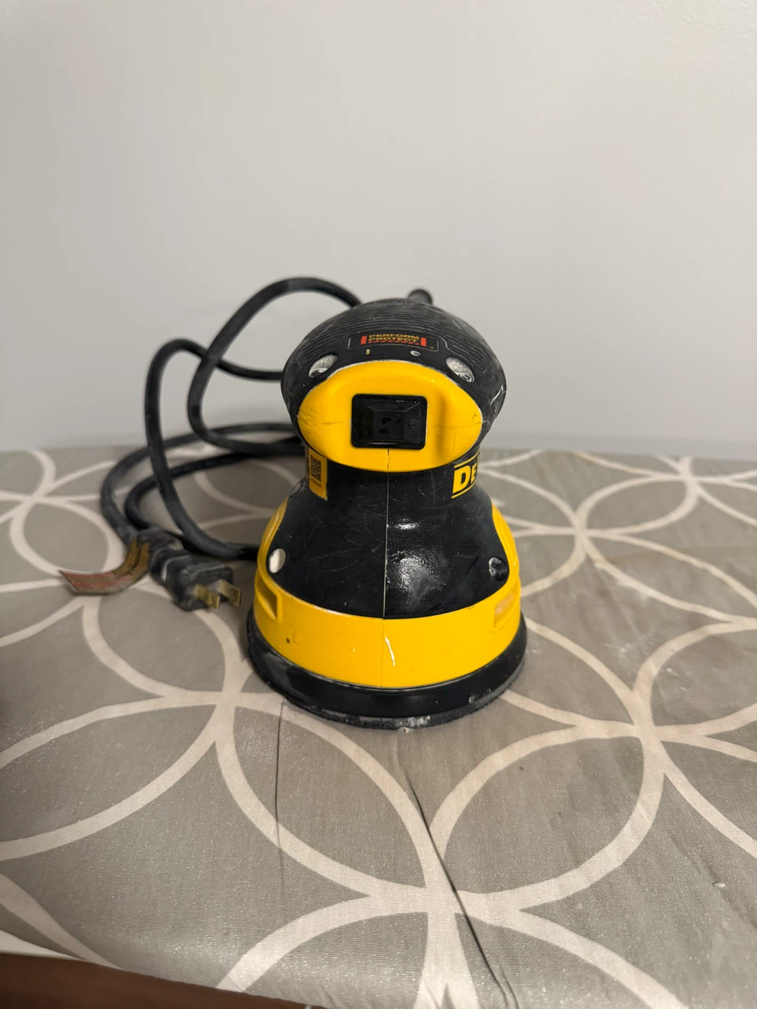 DEWALT Random Orbit Sander - photo 2