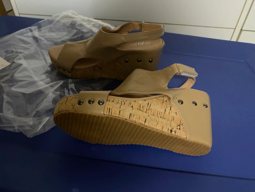 BEIGE CORK WEDGE PEEP TOE SANDALS – SIZE 40 NEW - photo 2