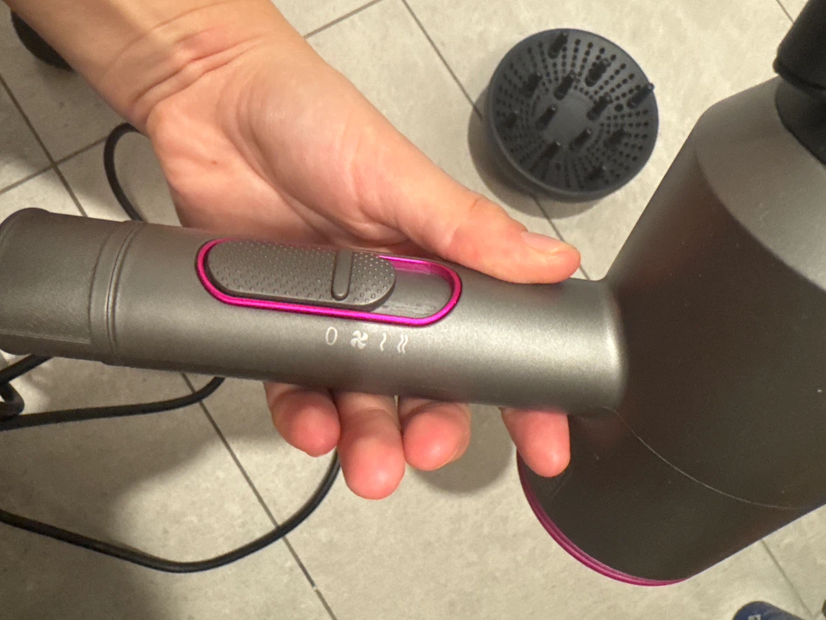 Lostrain Hair Dryer with attachments - photo 2