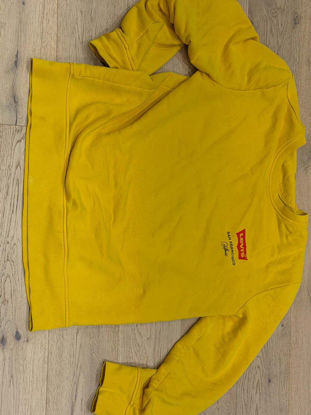 Levi's Yellow Sweatshirt women’s