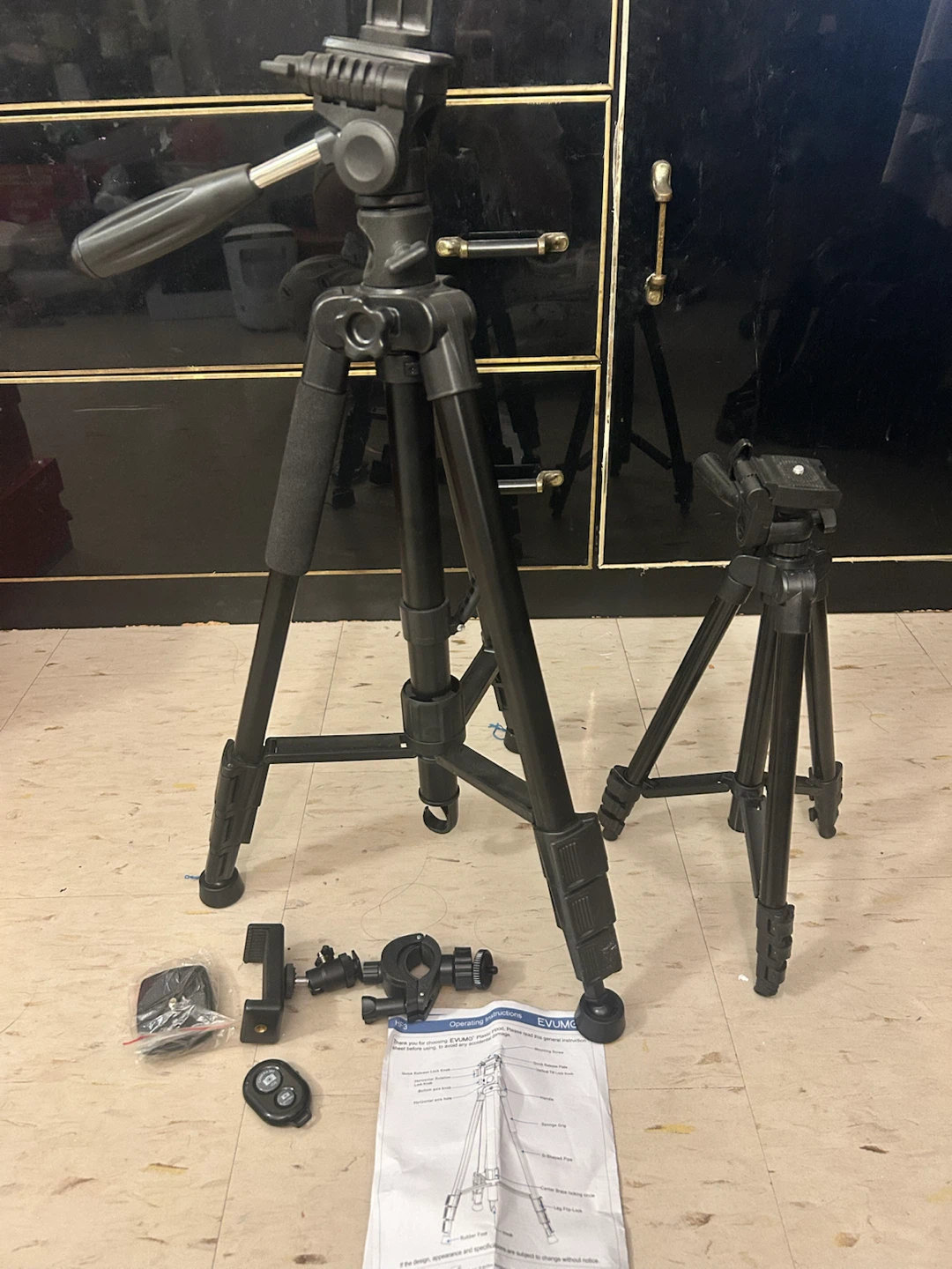 EVUMO HF3 Tripod Stand with accessories