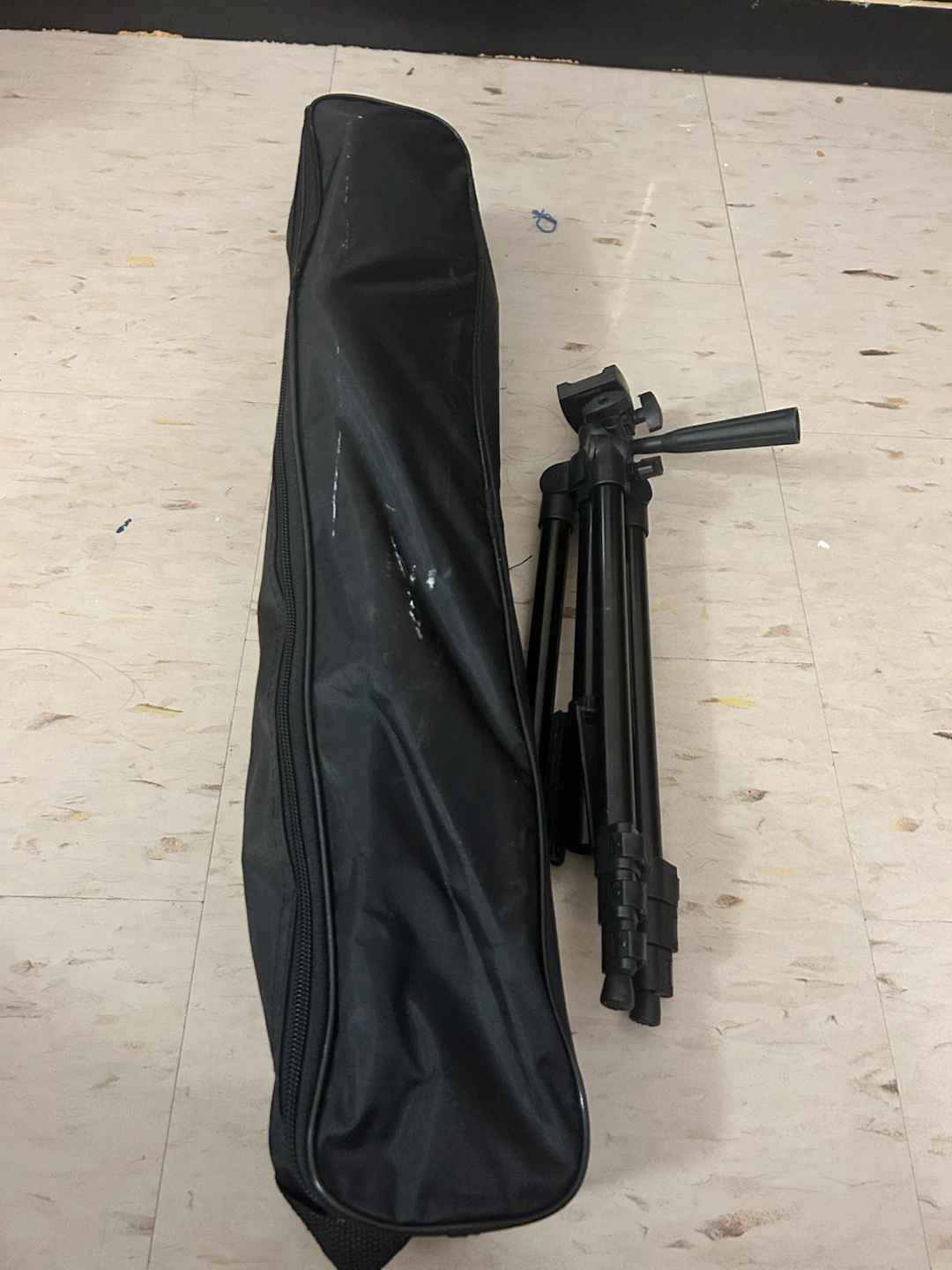 EVUMO HF3 Tripod Stand with accessories - photo 3