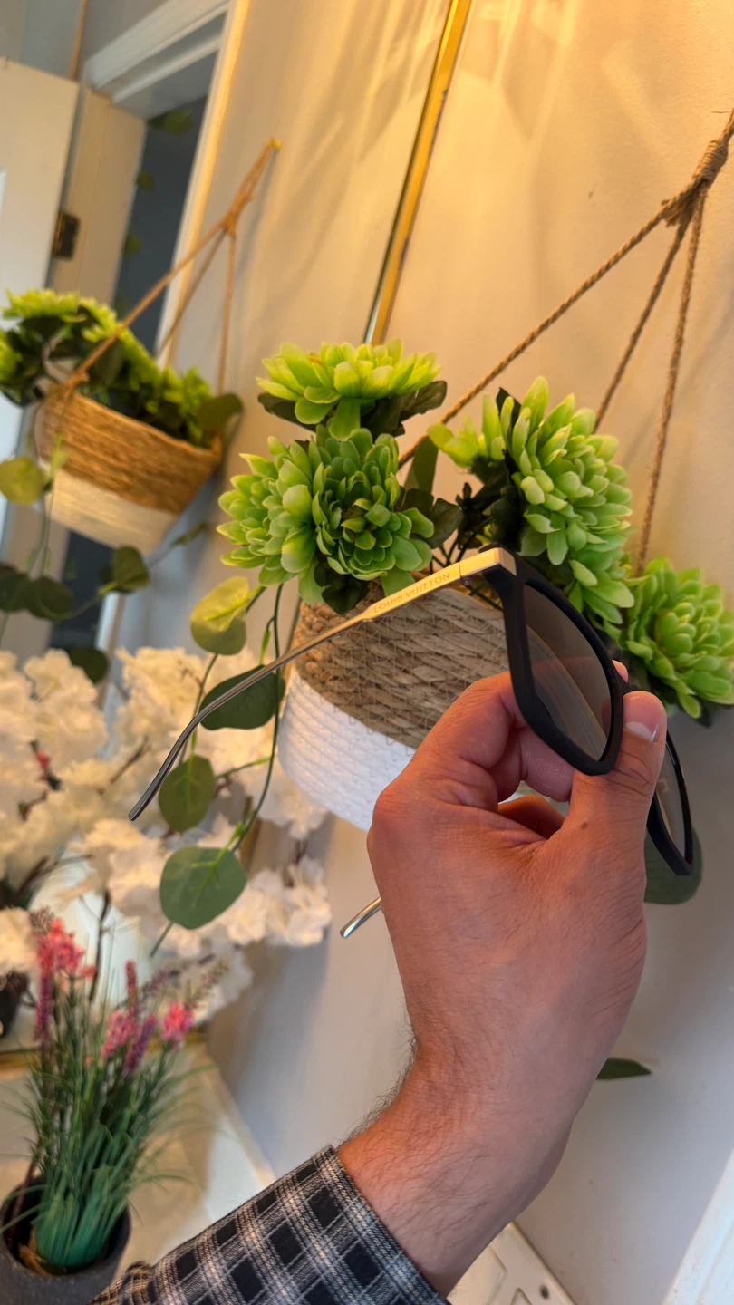 Louis Vuitton Sunglasses - photo 4
