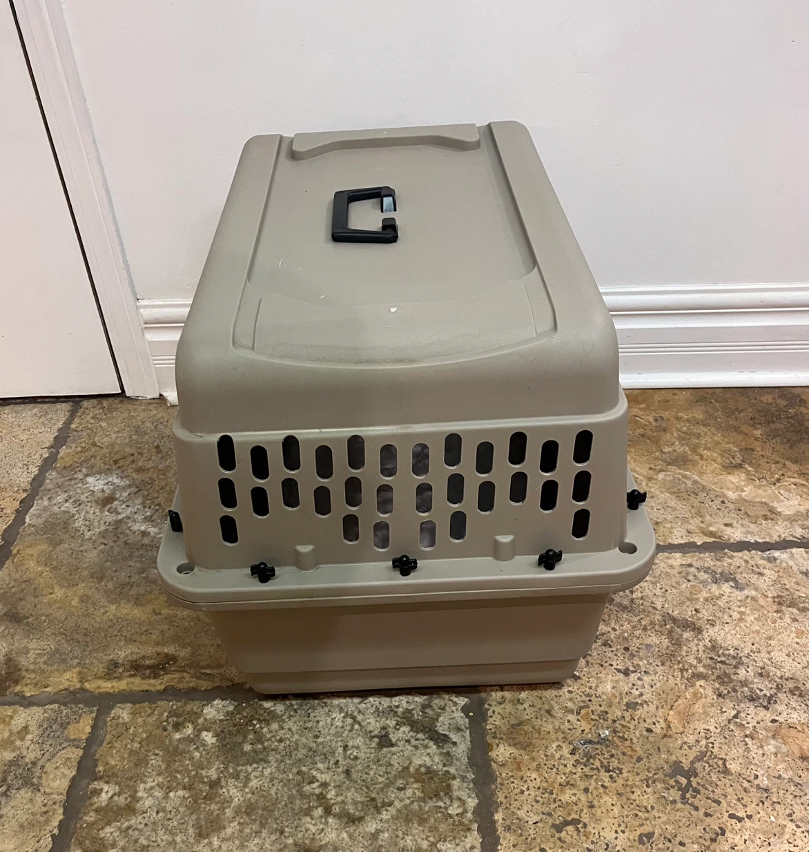Dog Crate / small or small-medium breed / very clean - photo 3