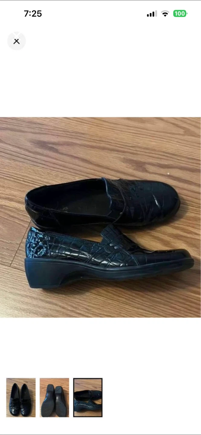 Clarks Black Crocodile Pattern Loafers - photo 3