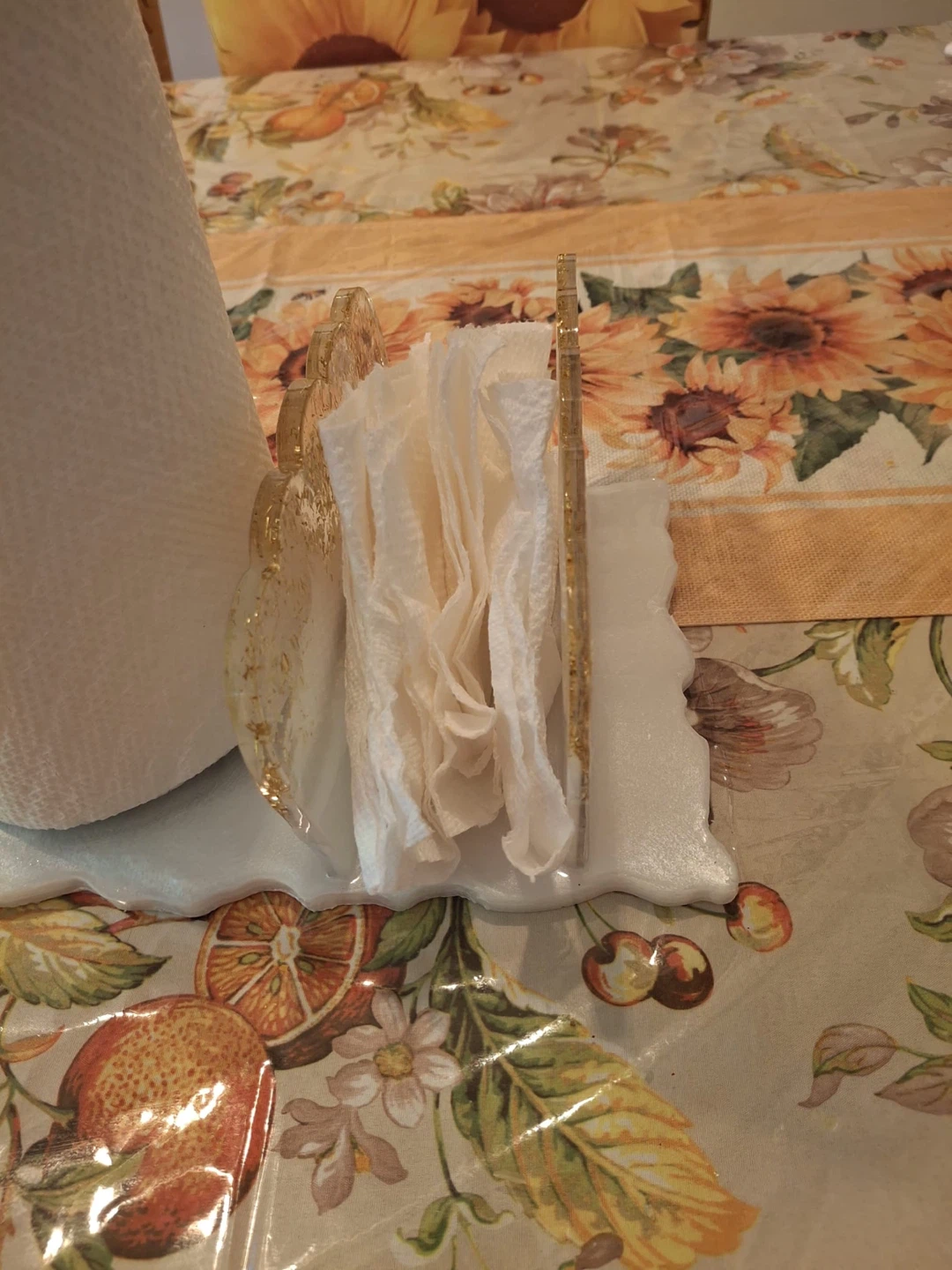Resin Paper Towel and Napkin Holder - photo 2