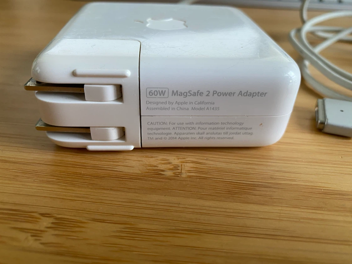 Apple 60W MagSafe 2 Power Adapter - photo 2