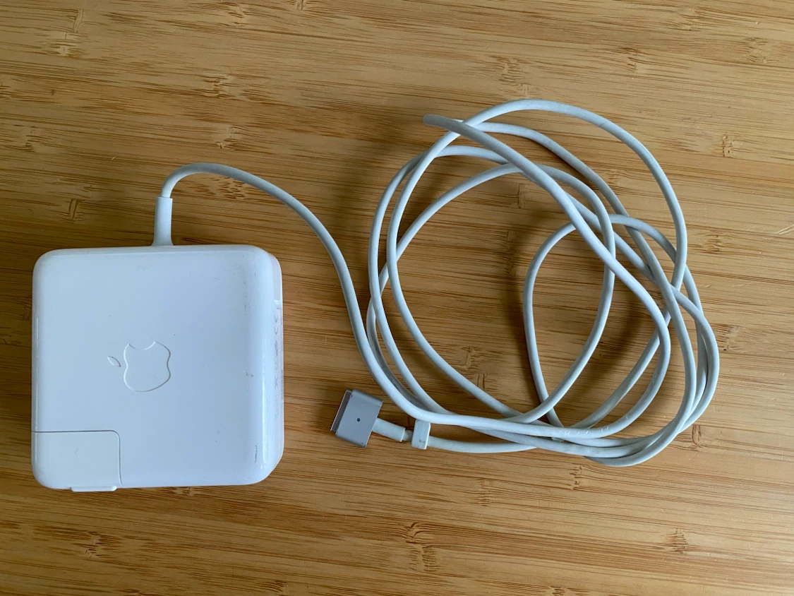 Apple 60W MagSafe 2 Power Adapter