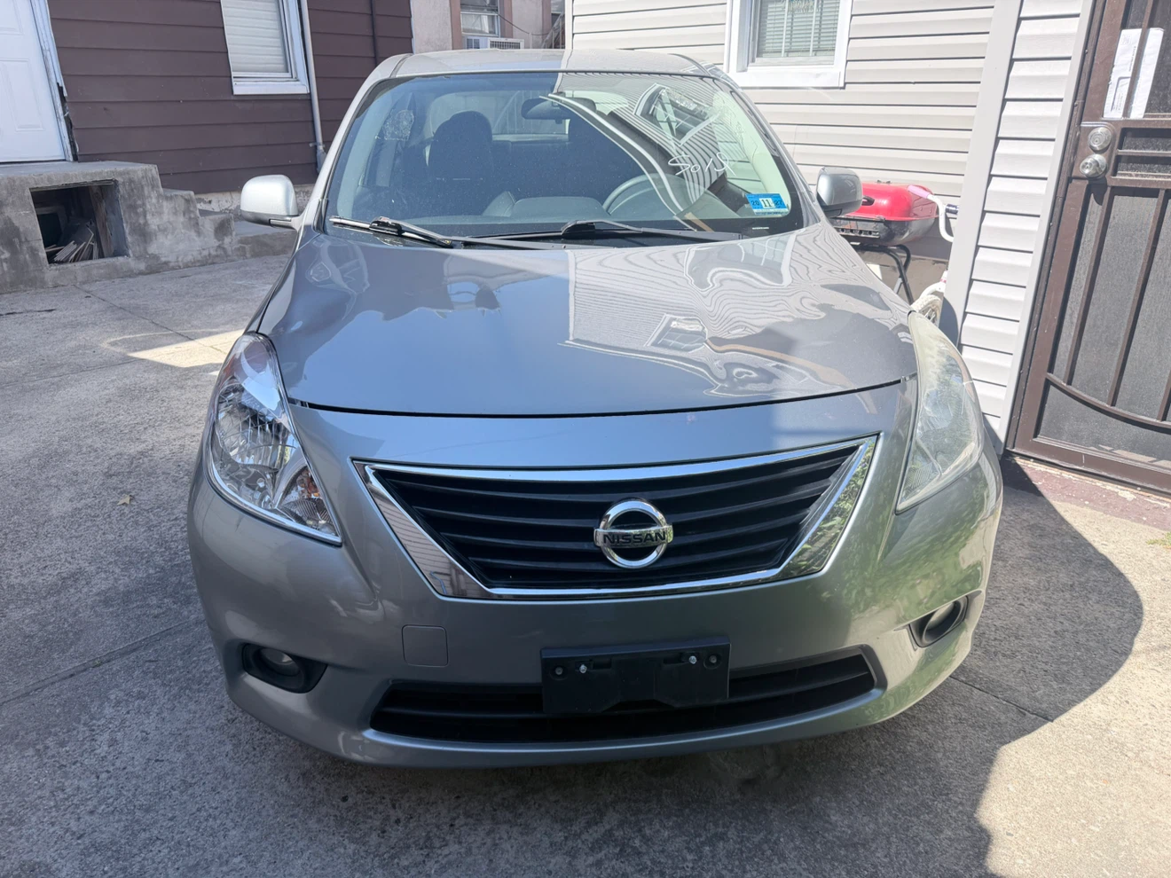 2014 Nissan Versa SL - photo 2
