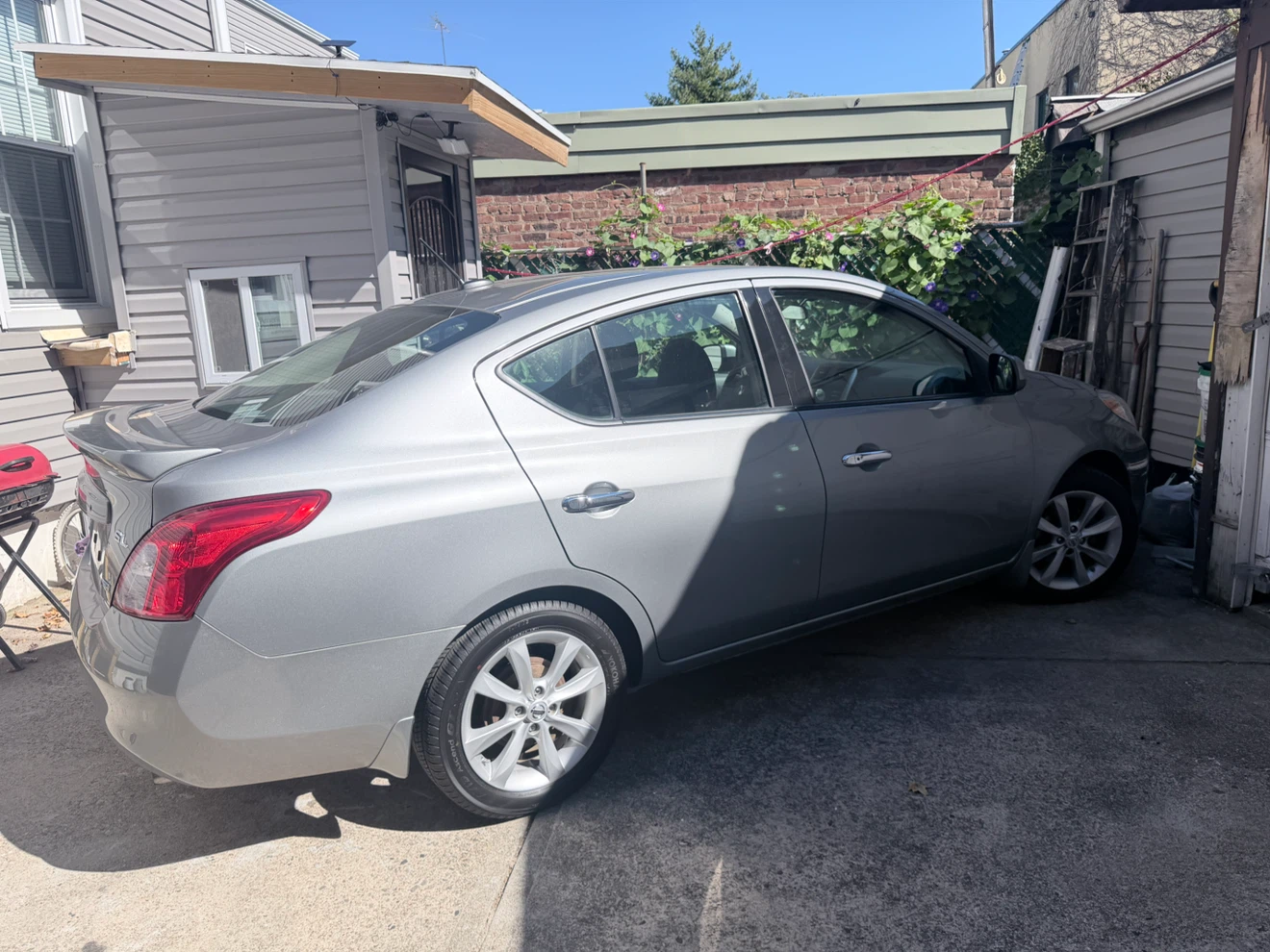 2014 Nissan Versa SL - photo 5