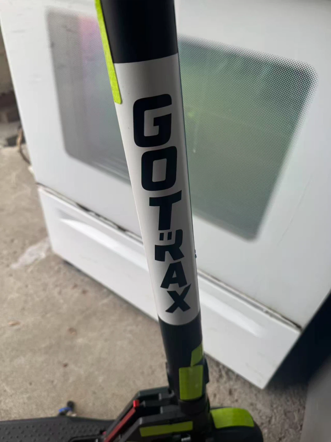 95% new Gotrax GXL V2 foldable E-scooter $250 - photo 4