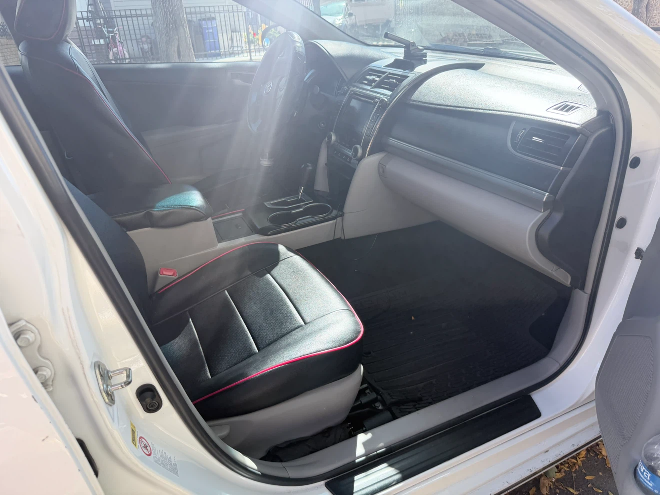 2014 Toyota Camry - photo 3