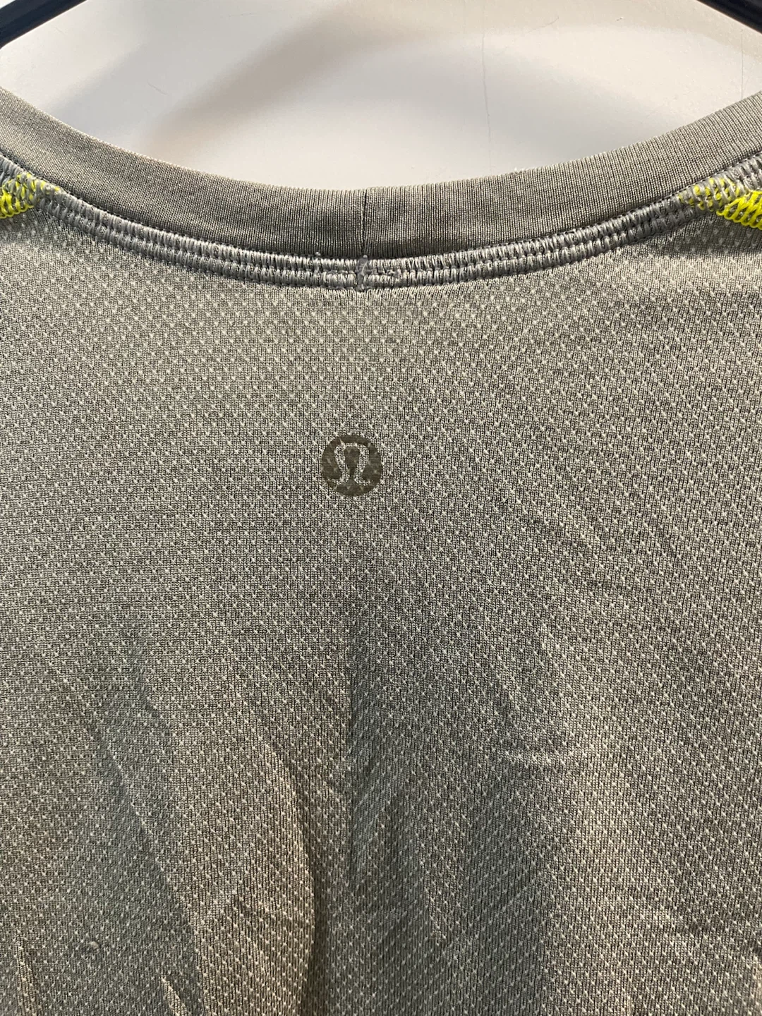 Lululemon Men's Short Sleeve Athletic Shirt - photo 4