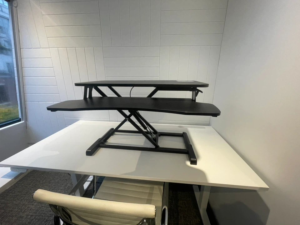 Standing desk