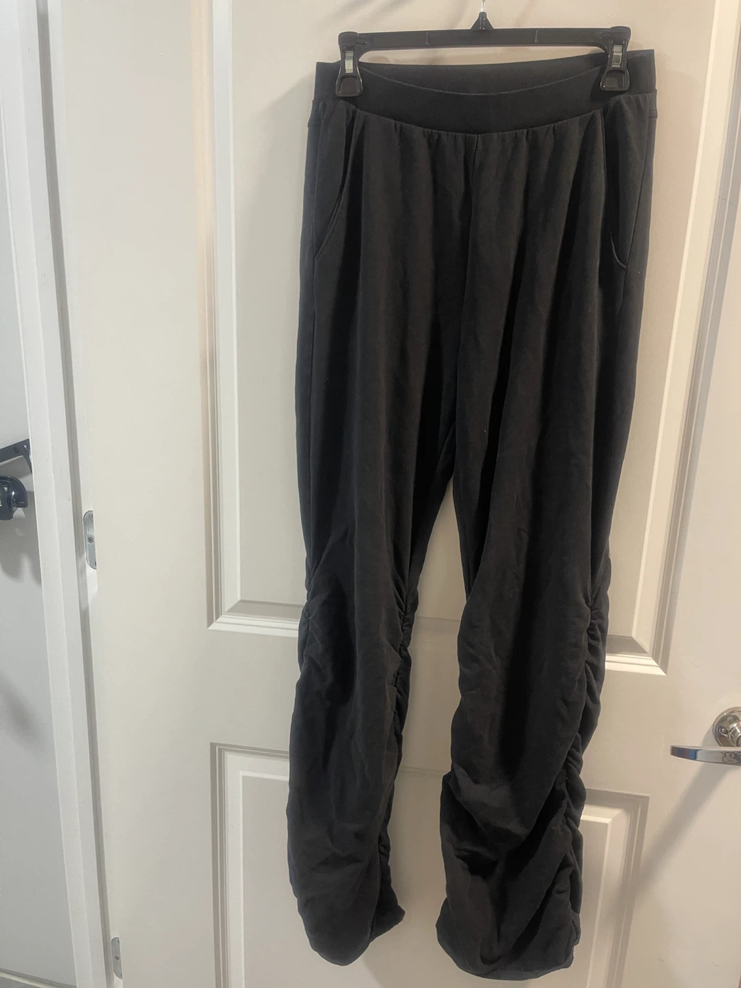 Alo Yoga Ruched Black Sweatpants