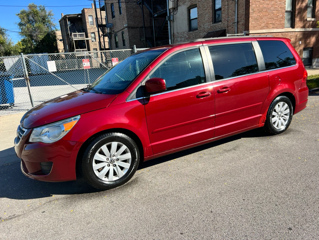 Volkswagen Routan Minivan