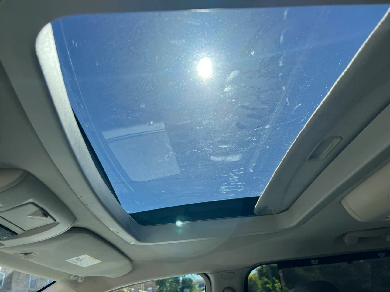 Volkswagen Routan Minivan - photo 5