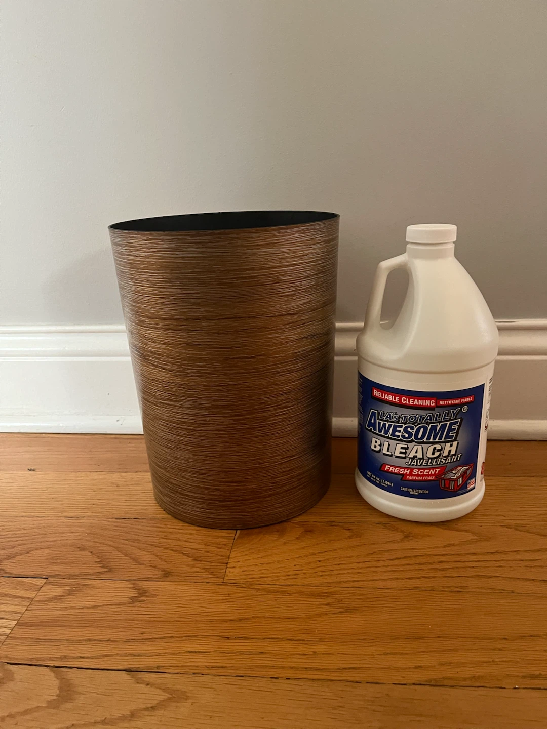 Wood Grain Wastebasket - photo 2