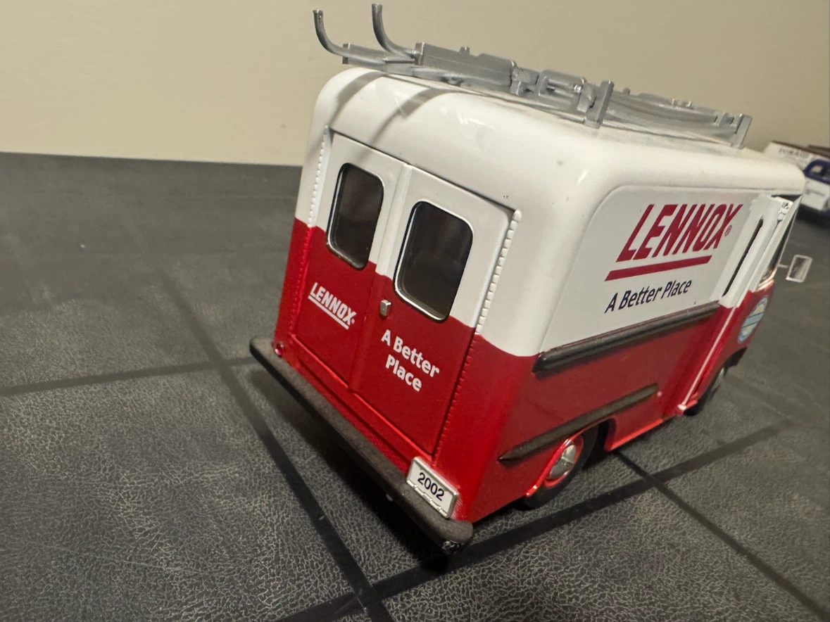 Rare Diecast Lennox Large Scale Van. - photo 3