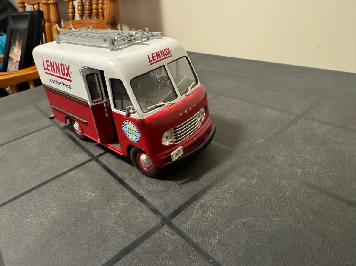 Rare Diecast Lennox Large Scale Van. - photo 4