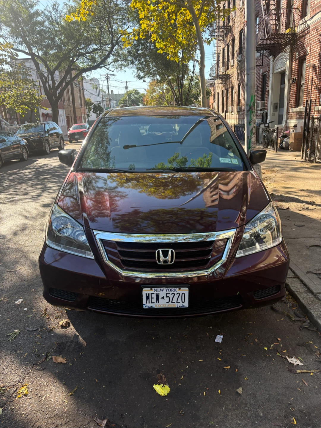 Maroon Honda Odyssey 2010 base model - photo 5