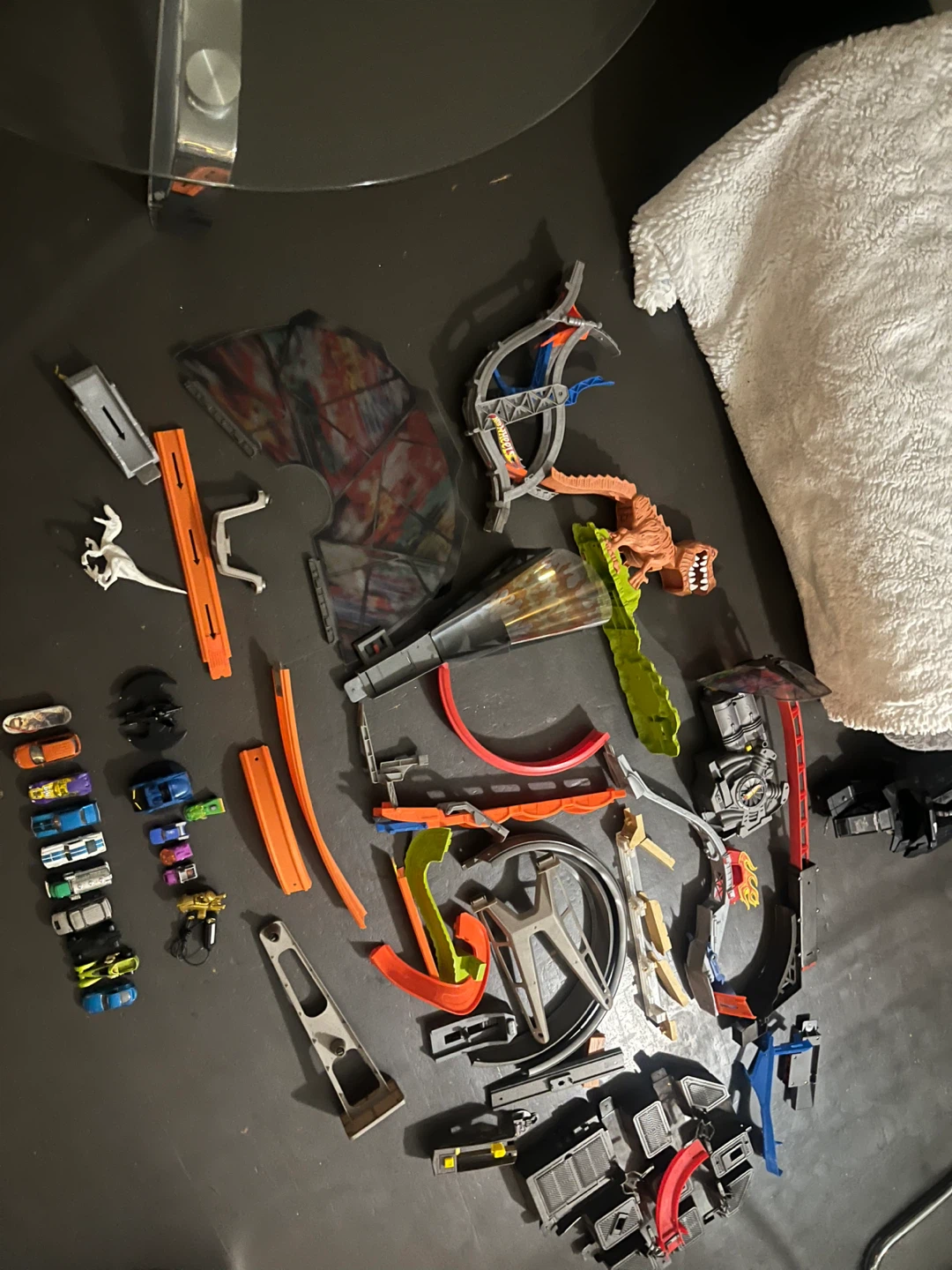 Hot Wheels Jurassic World Track and Car Set - photo 3