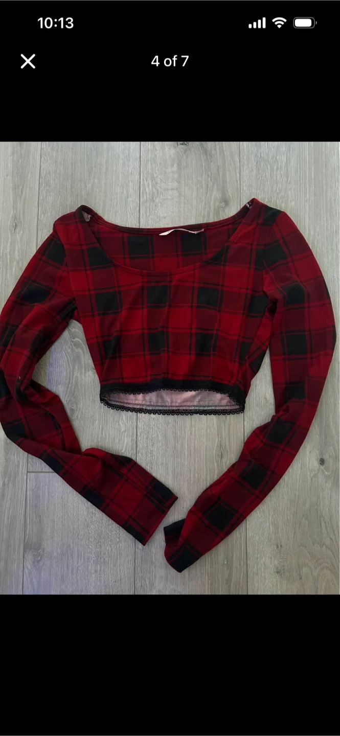 Lot of 5 Assorted Style Crop Tops and 1 bodysuit - photo 4