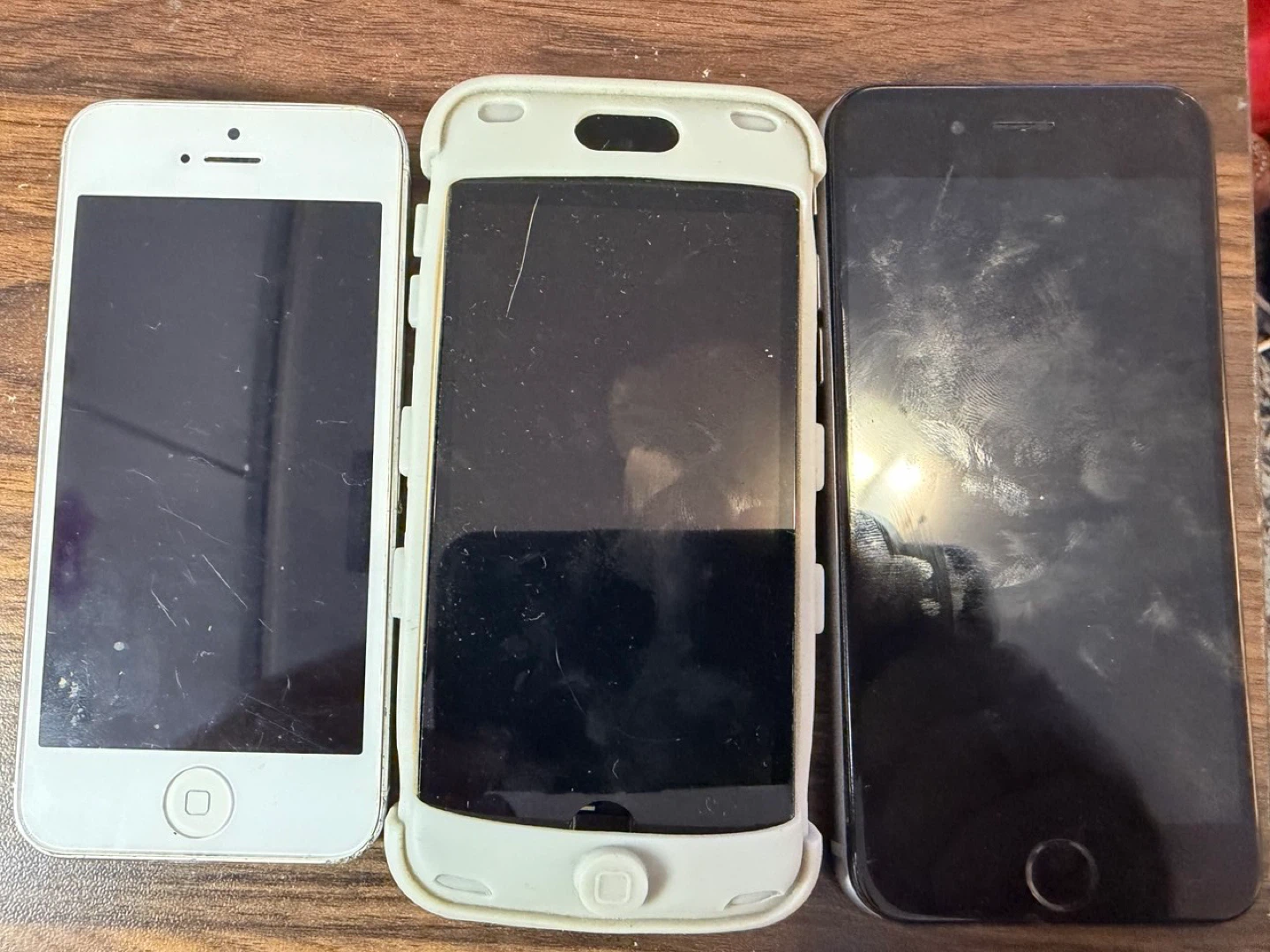 Lot of 3 Apple iPhones - photo 2