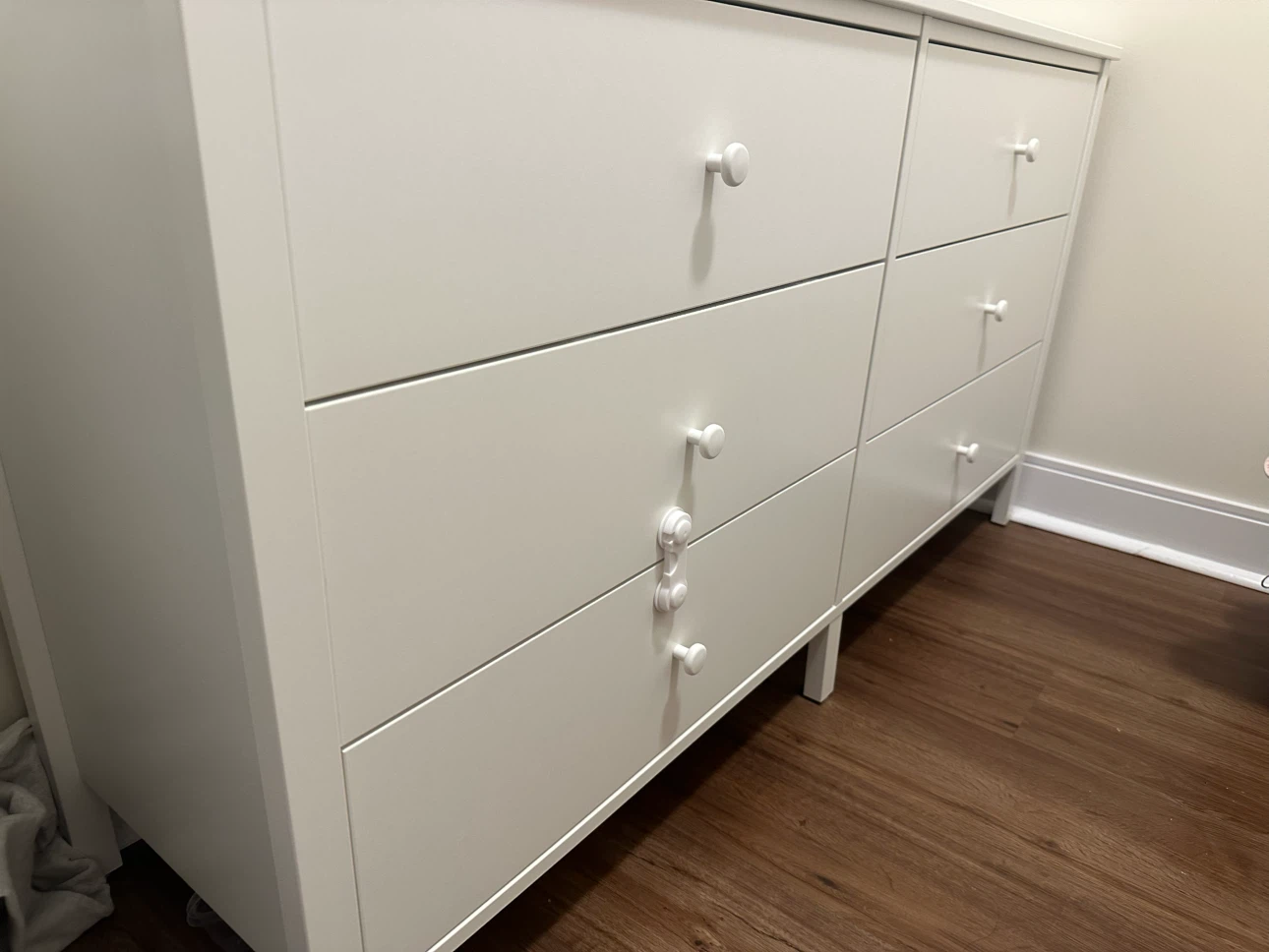KILBERT IKEA White 6-Drawer Dresser - photo 3